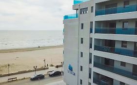 Wave 2 Promenada Apartments